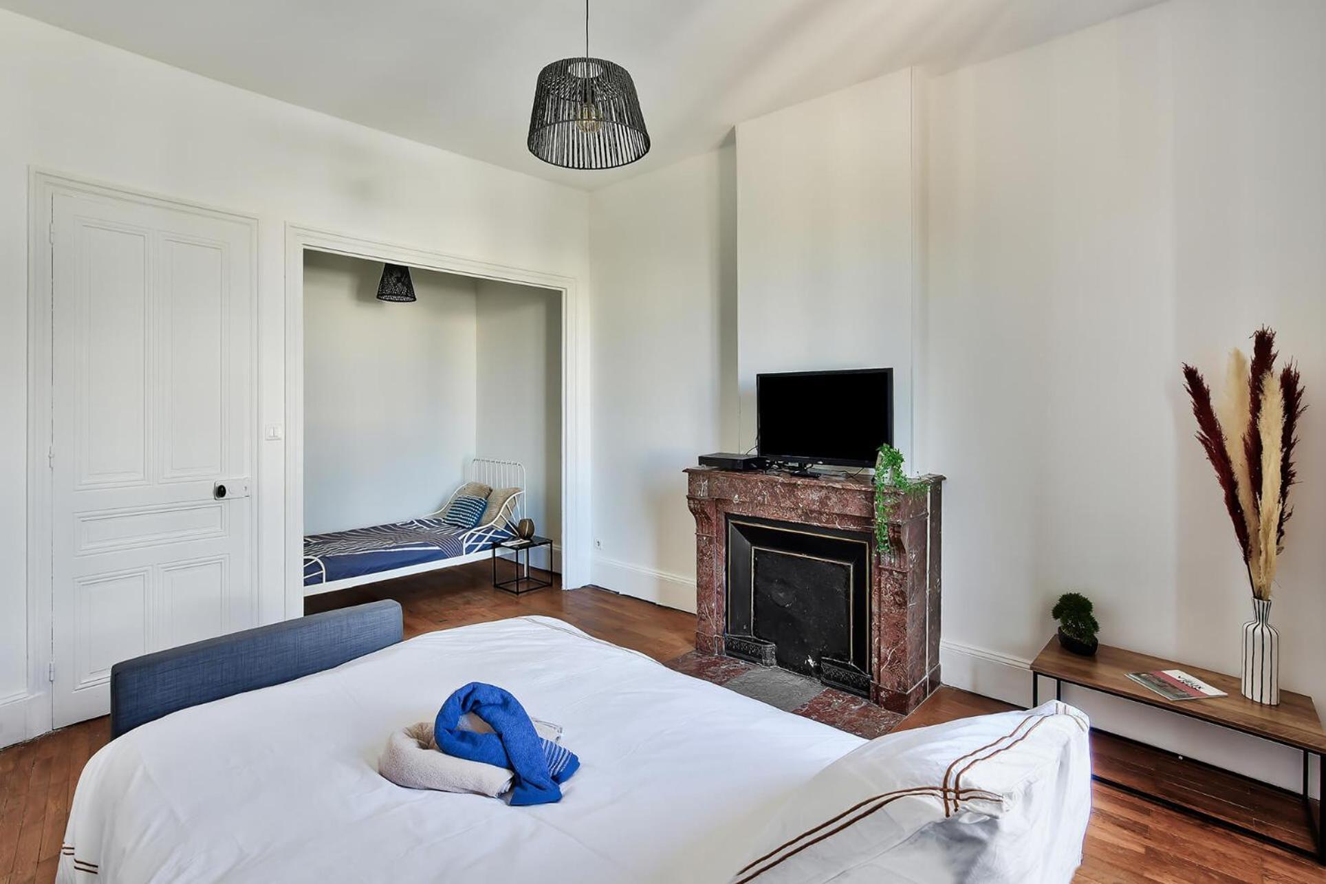 L'Oasis Urbaine - Spacieux Et Elegant Pour 5 Pers Saint-Fons Exterior photo